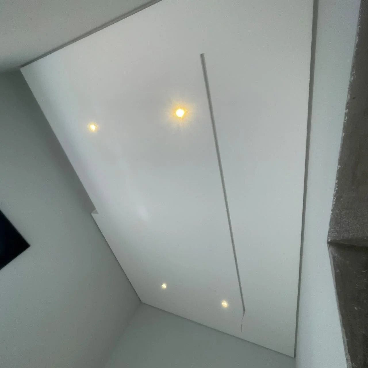 Projeto de forro e decoração em gesso finalizado em Sinop MT